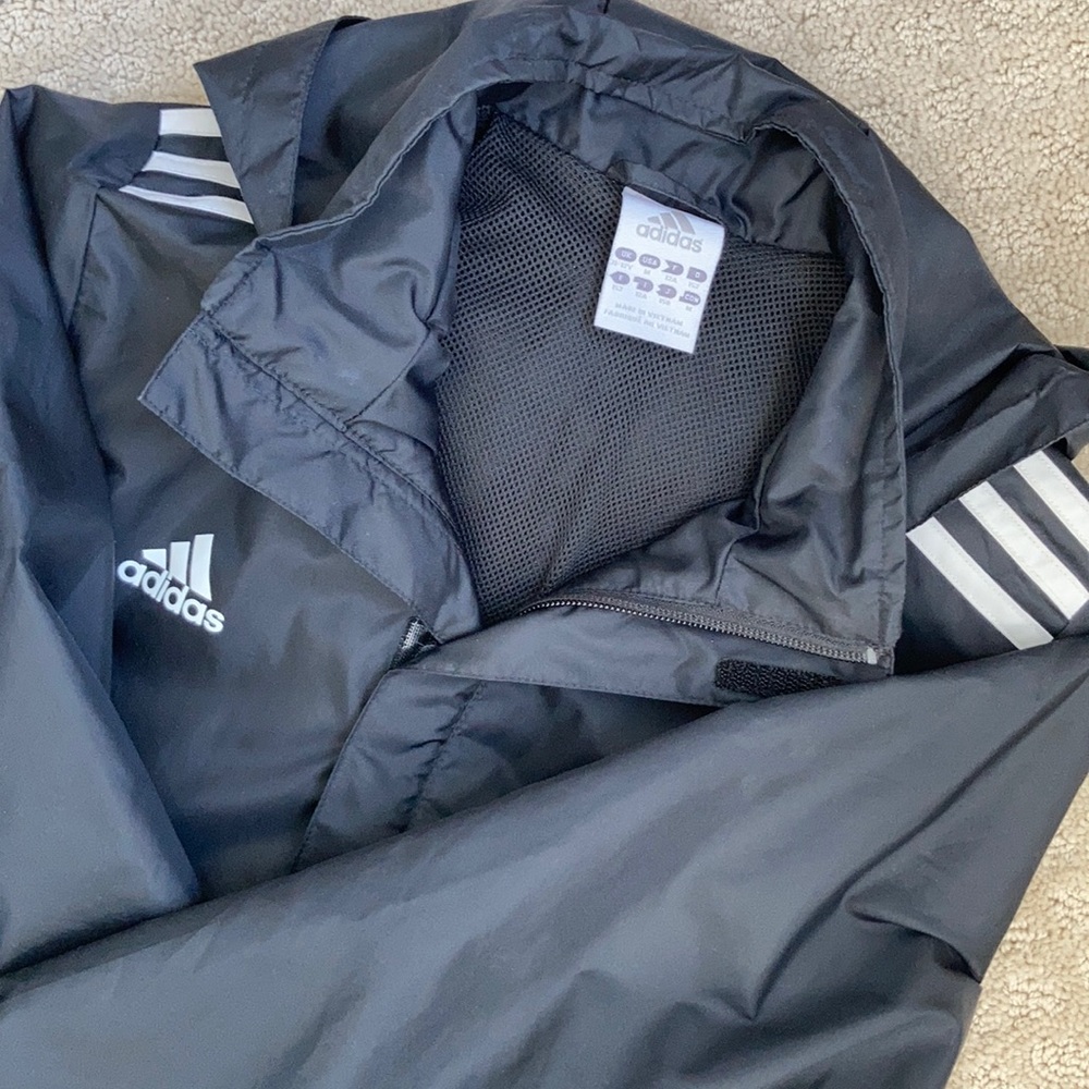 Athletic jacket/windbreaker